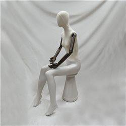 Maniquí Mujer Sentada